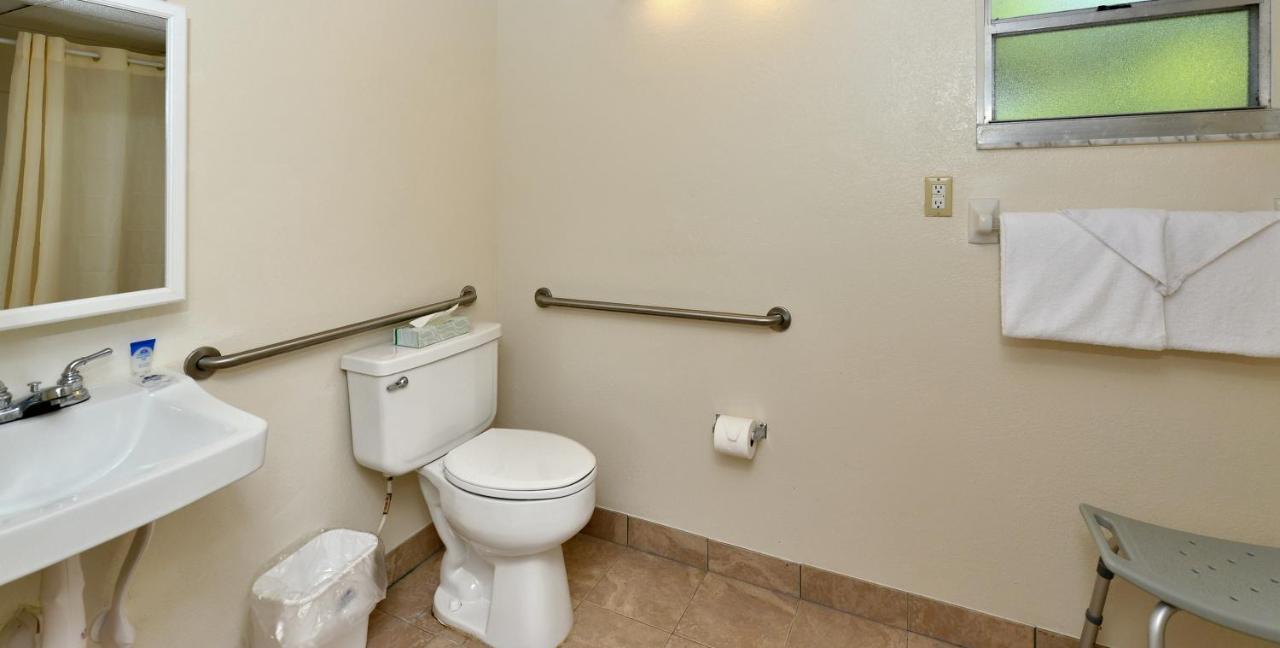 Americas Best Value Inn Bradenton-Sarasota Esterno foto