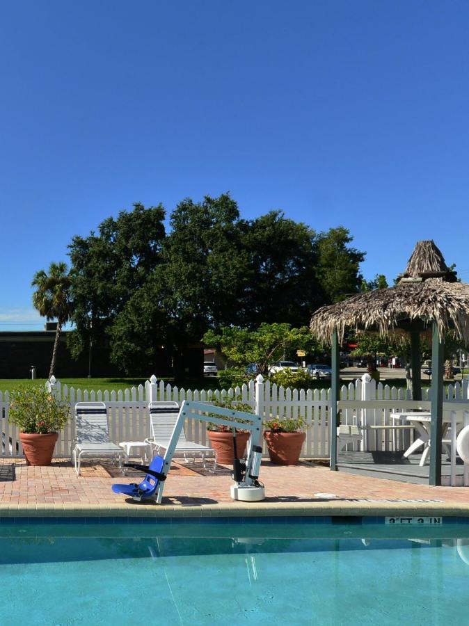Americas Best Value Inn Bradenton-Sarasota Esterno foto
